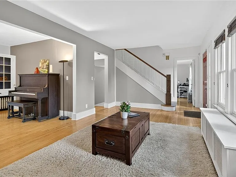 204 Roat St — Photo 8