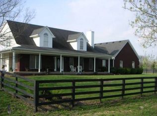 8932 Thixton Ln, Louisville, KY 40229
