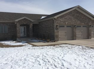 1621 N Ridge Dr, Cheyenne, WY 82009