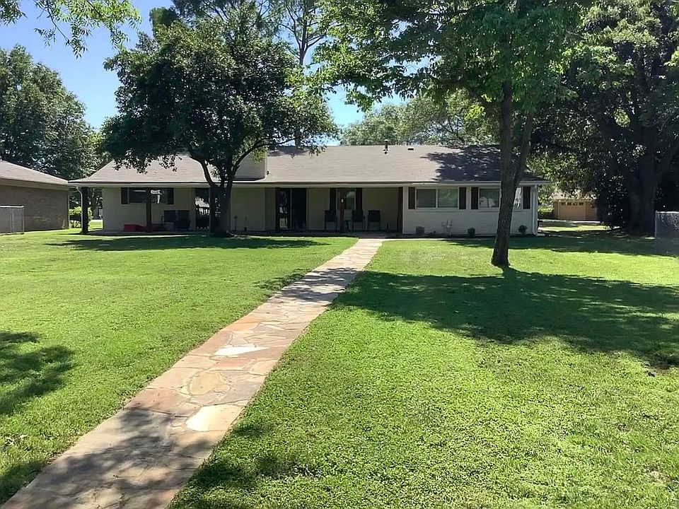 Back house minus building