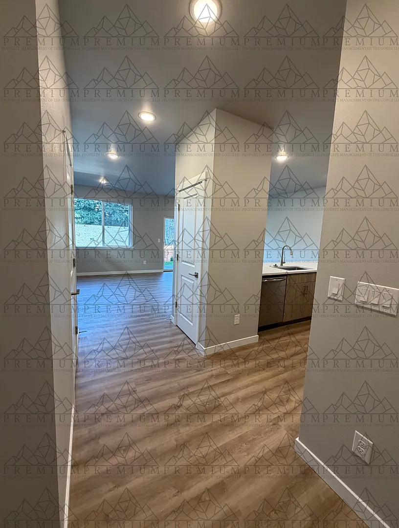 *Coming Soon* 3 Bed 2.5 Bath New Build! — Photo 2