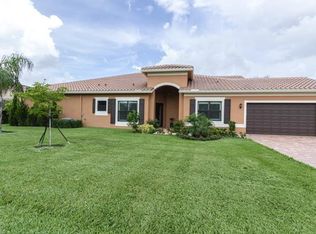 13527 Coronado Dr, Naples, FL 34109