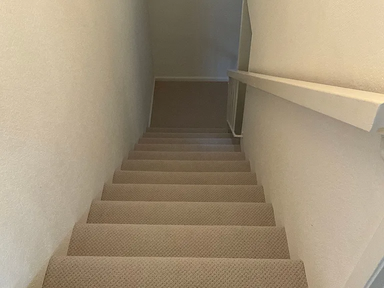 1061 Cedar Ct — Photo 4