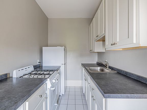 5th image of 148 Gibbs St APT 3