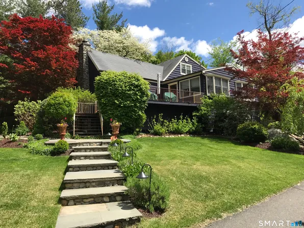 10 Snug Harbor Drive, Danbury, CT 06811