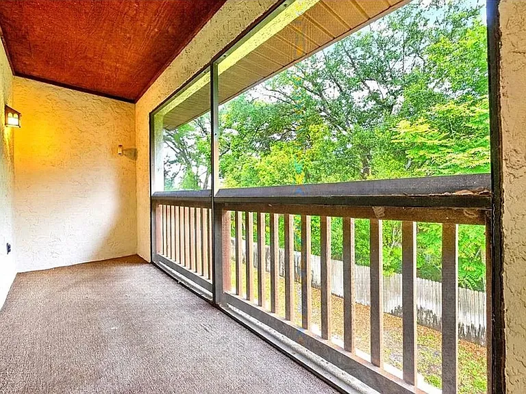 600 Northern Way #302 — Photo 31
