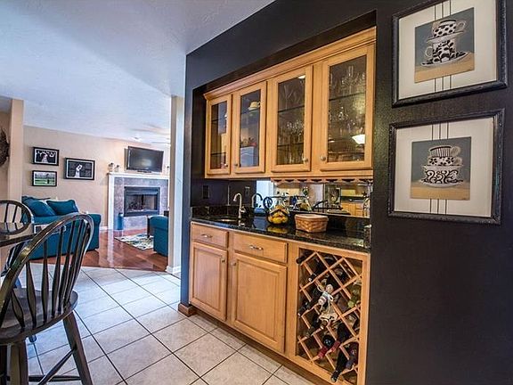 5th image of 271 Garden Center Ct