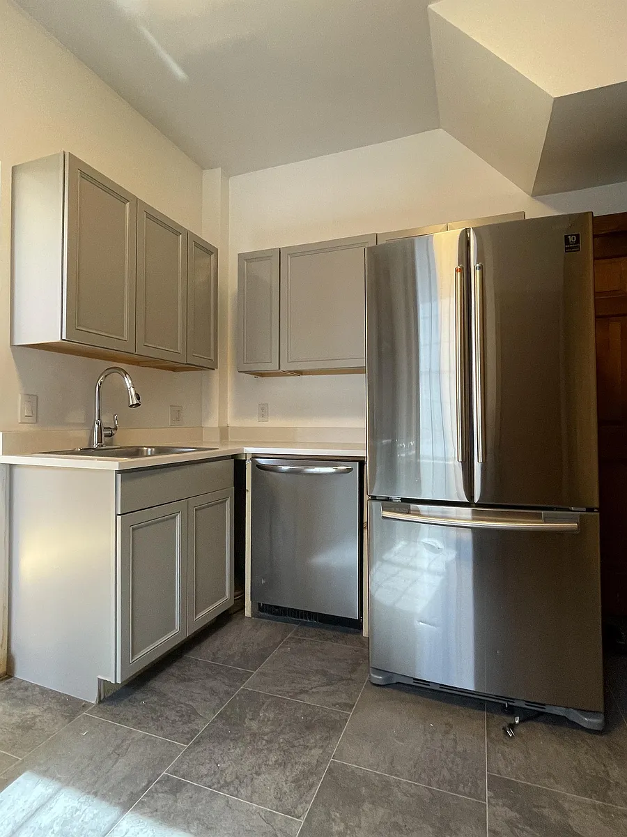 Building Photo - 13 W 33rd St #0