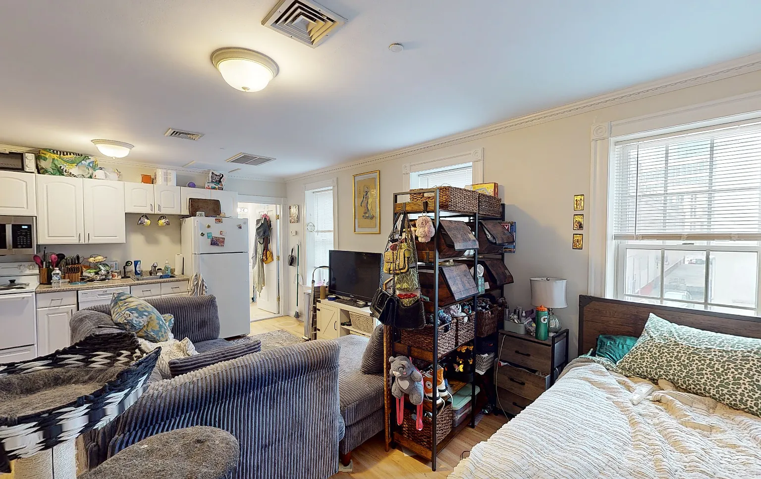 Studio, 450 sqft, $2,400 — Photo 2