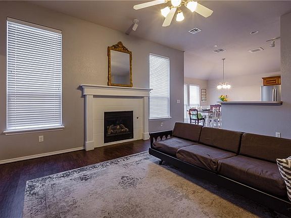 5th image of 2405 Broadwell Oaks Dr