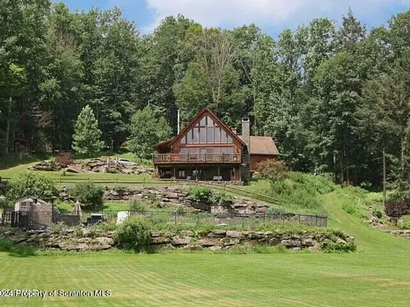964 River Rd, Milanville, PA 18443