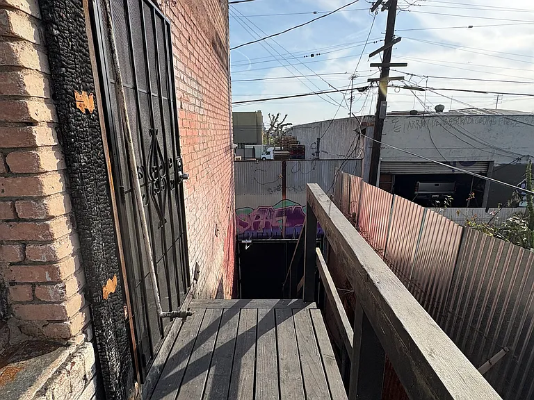 3572 E 8th St #16 — Photo 7