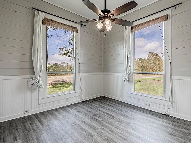 246 FM 405 — Photo 10