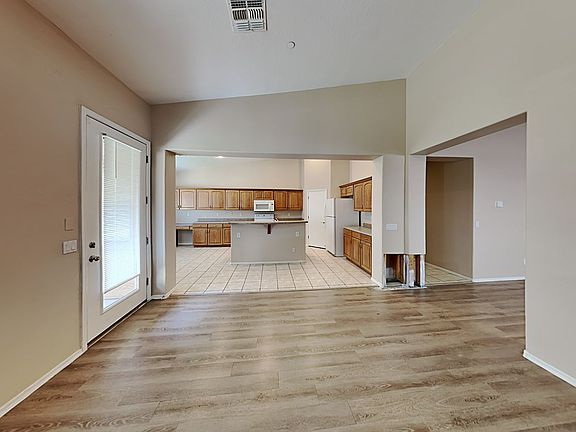 5th image of 2211 W Fawn Dr