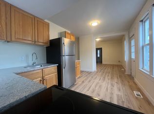 97 4th St #1, Lowell, MA 01850