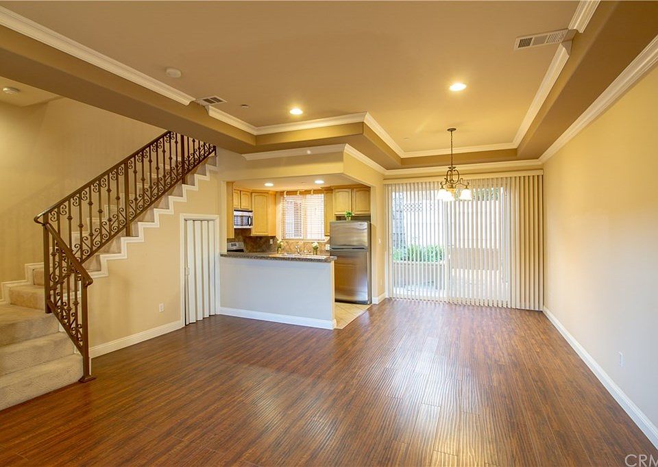 1st image of 631 E Magnolia Blvd Unit 108