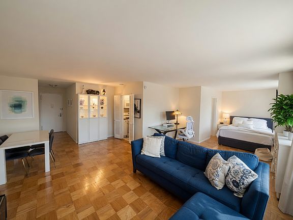 3rd image of 142 W End Ave APT 25T