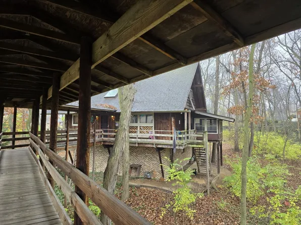 6222 Robin Ln, Crystal Lake, IL 60014