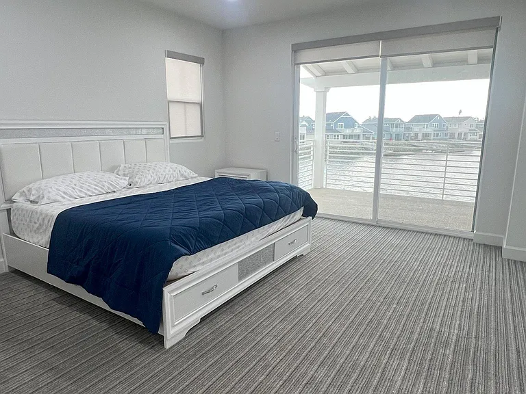 472 Halcyon Pl — Photo 17