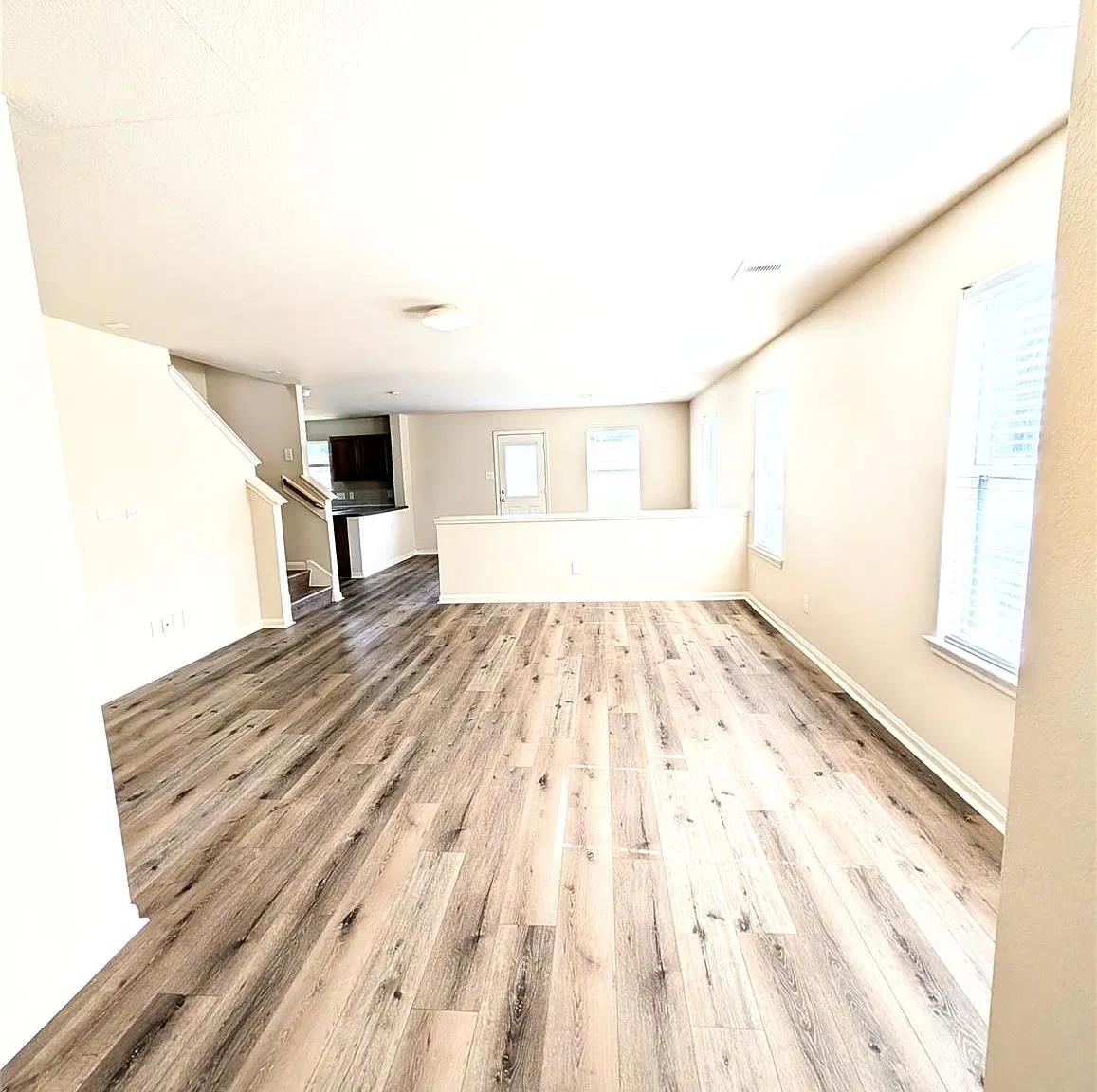 3 bed, 2.0 bath, 2138 sqft, $1,745 — Photo 2