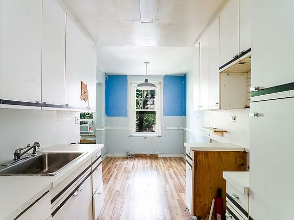 5th image of 110 Cabrini Blvd #Ch1