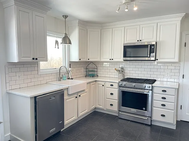52 Seaside Ave — Photo 18