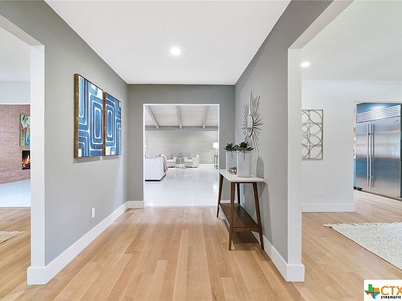 4th image of 150 Oakhurst Pl