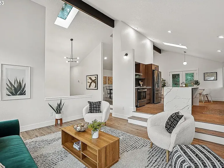 13991 Majestic Ct — Photo 11