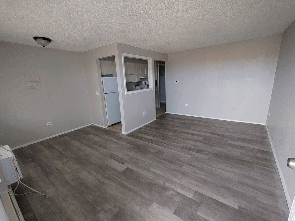 1st image of 1363 Yosemite St #305