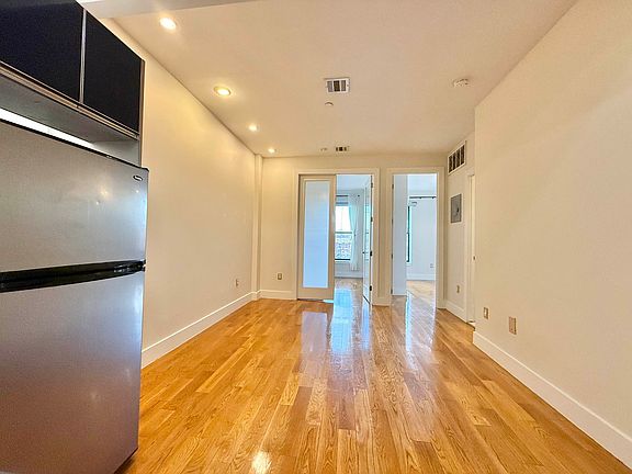 3rd image of 751 Dekalb Ave #4D