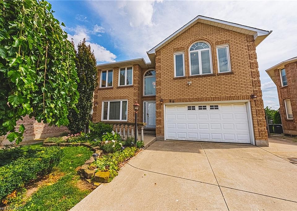 1st image of 90 Fairington Cres