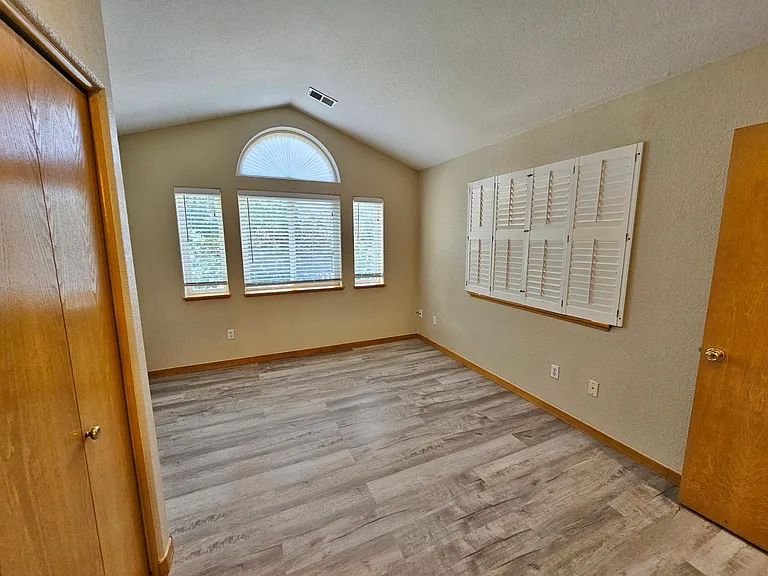 622 Ridgeview Dr — Photo 17
