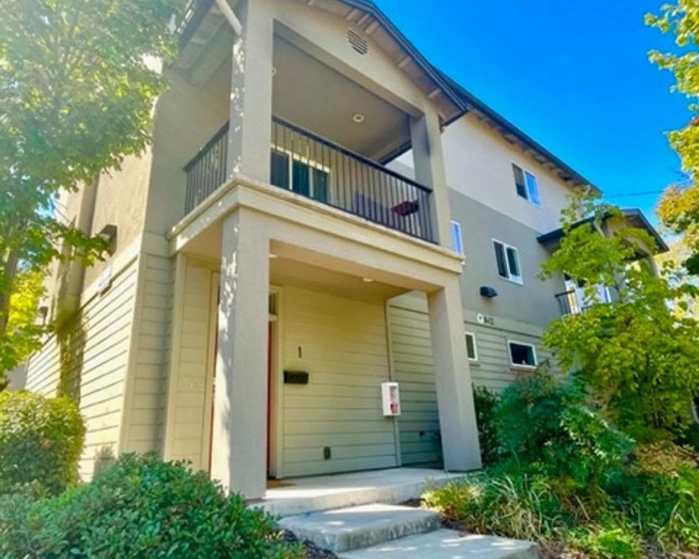 **Summer 2027 - Reserve Now* 3 Bedroom, 3 Bath units at 7th and Ivy. — Photo 1