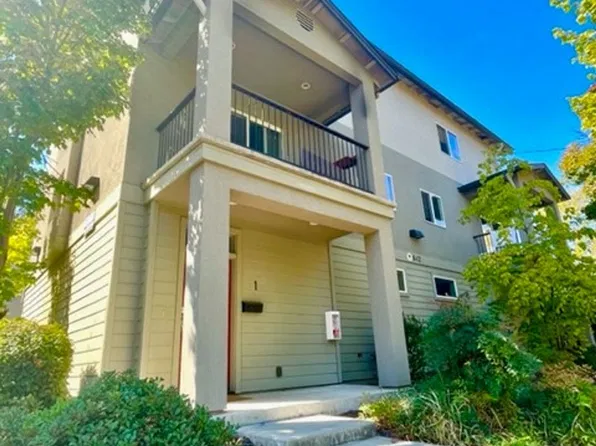 **Summer 2027 - Reserve Now* 3 Bedroom, 3 Bath units at 7th and Ivy., 642 Ivy St #B2b4058a1, Chico, CA 95928