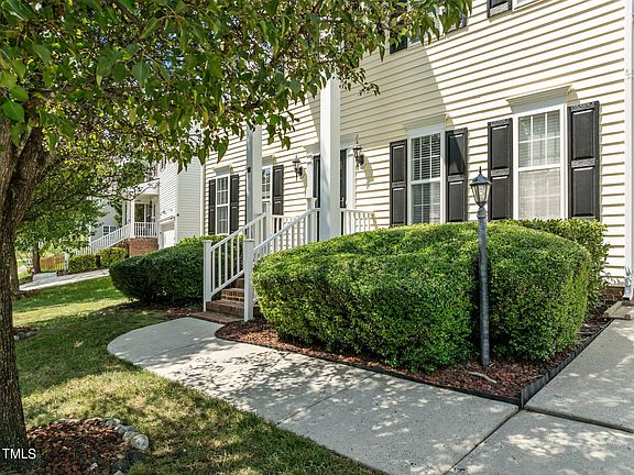 3rd image of 6806 Winding Arch Dr
