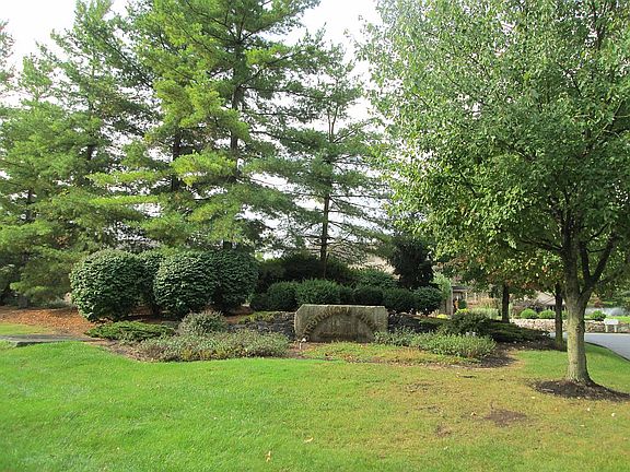 3rd image of 2664 Pine Shore Dr