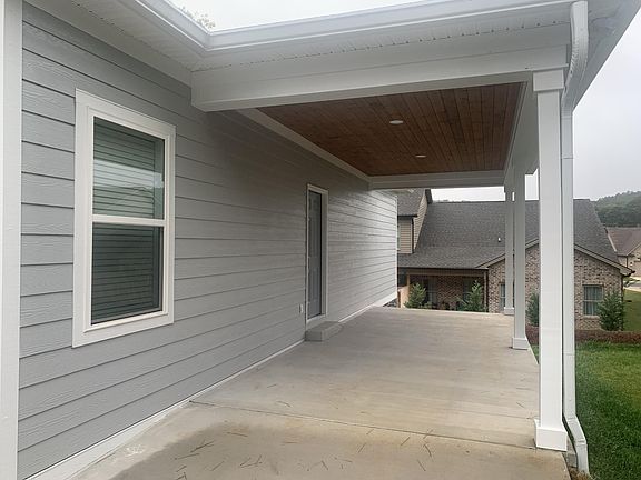 3rd image of 3105 NW Parkstone Cove Dr NW