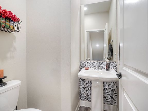 5th image of 1576 Castillo Way