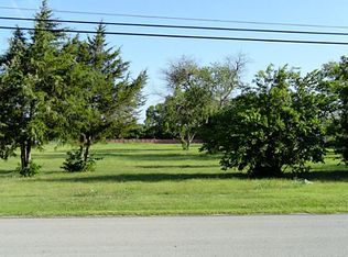 802 W Spinner Rd, Desoto, TX 75115