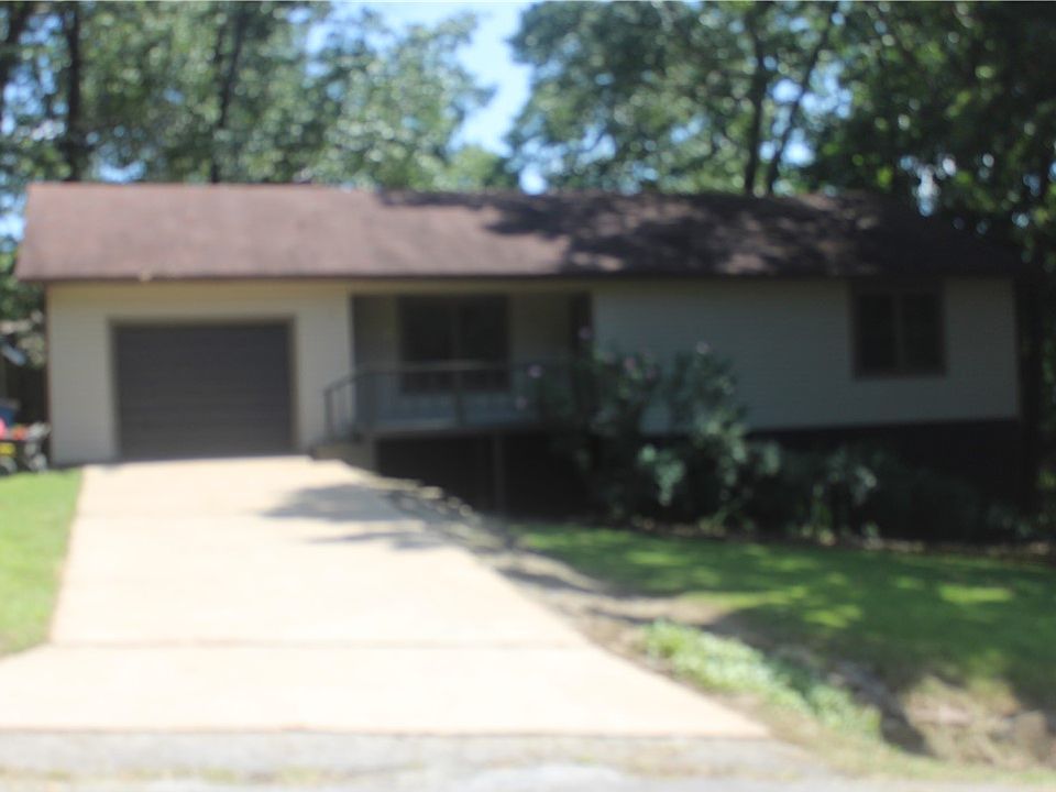1st image of 7 Coniston Ln