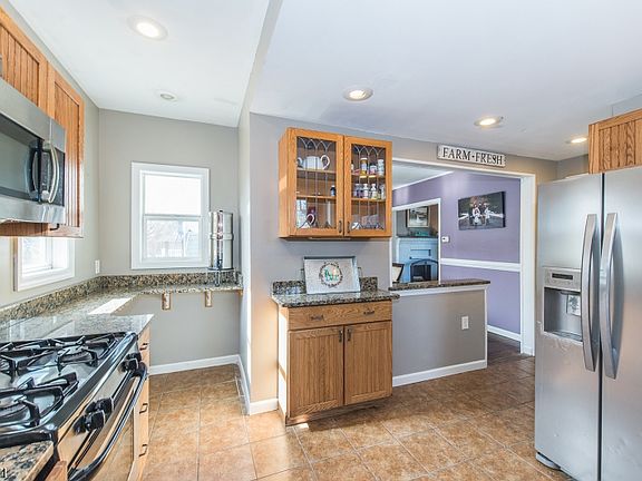4th image of 294 Belleville Ave