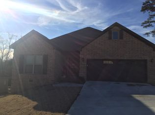 220 Aberdeen Dr, Batesville, AR 72501