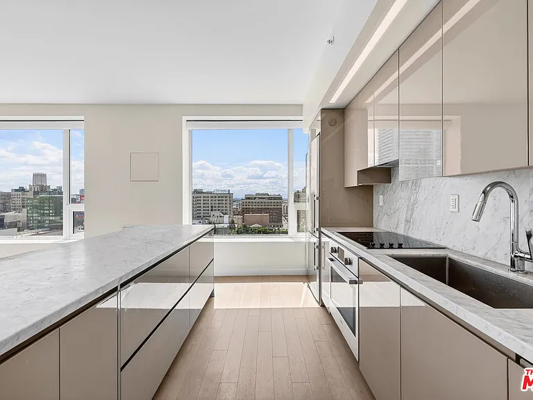 1050 S Grand Ave #1410 — Photo 7
