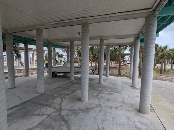 71 W 11th Ave, Horseshoe Beach, FL 32648