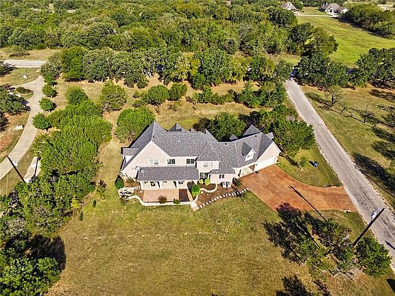 4th image of 1037 White Bluff Dr