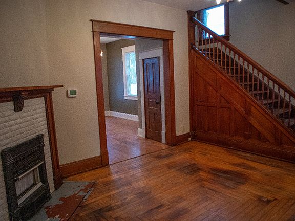 5th image of 158 S Church St