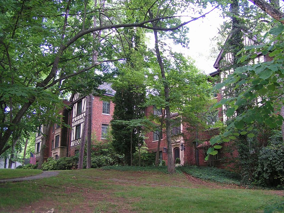 1st image of 1800 N Elm St APT A2