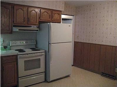 4th image of 4999 Comstock Dr
