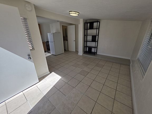 4th image of 1420 Coolidge Ave #2