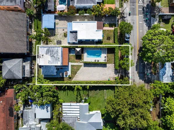 2255 SW 10th St #B, Miami, FL 33135